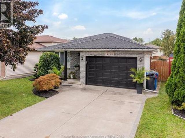 2163 Curry, Windsor, ON, N9B 3X5 house for sale | Listing ID 26023 | Royal LePage