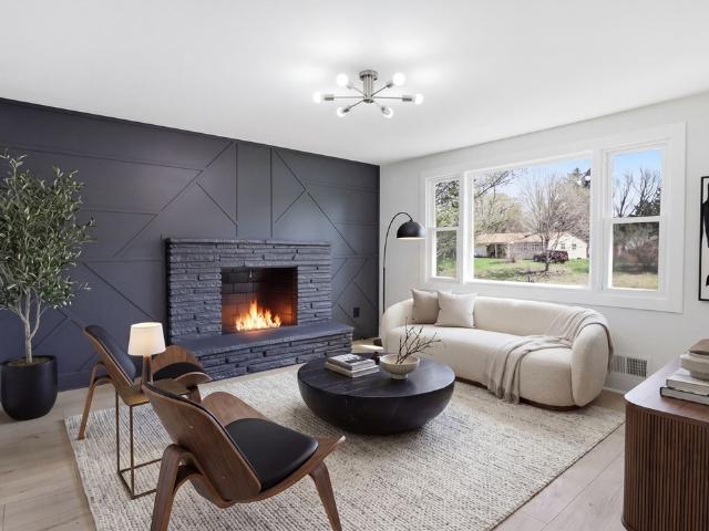 2163 Evergreen Lane