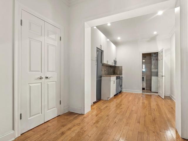 216 3rd Avenue