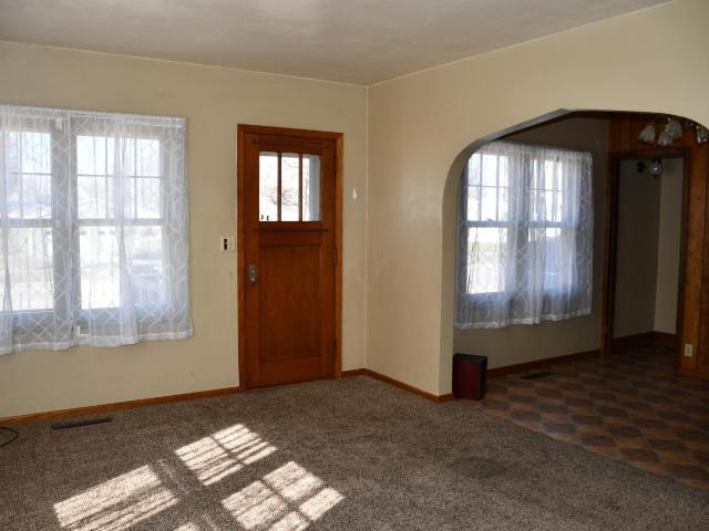 216 6th Street W