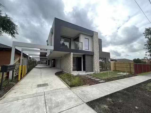 2/16 Coulstock Street, Epping, VIC 3076