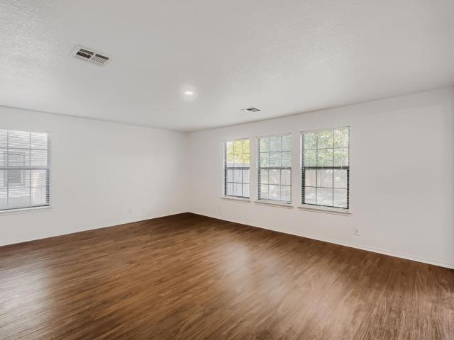 216 Capistrano Dr