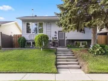 216 Castleridge Drive Ne, Calgary, AB, T3J 1X3 house for sal.