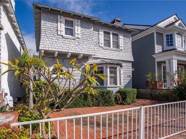 216 Amethyst Ave, Newport Beach, CA 92662 | MLS #PW26015
