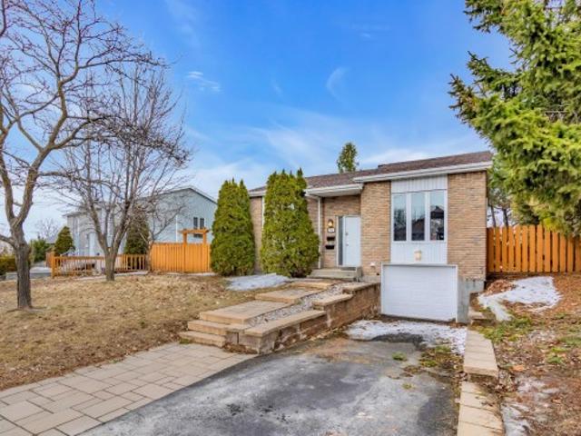 216 Av. St Louis, Pointe Claire, QC, H9R 4X7 house for sale | Listing ID 14416 | Royal LePage