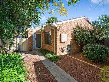 Calwell, Tralee, Greater Queanbeyan - Garden