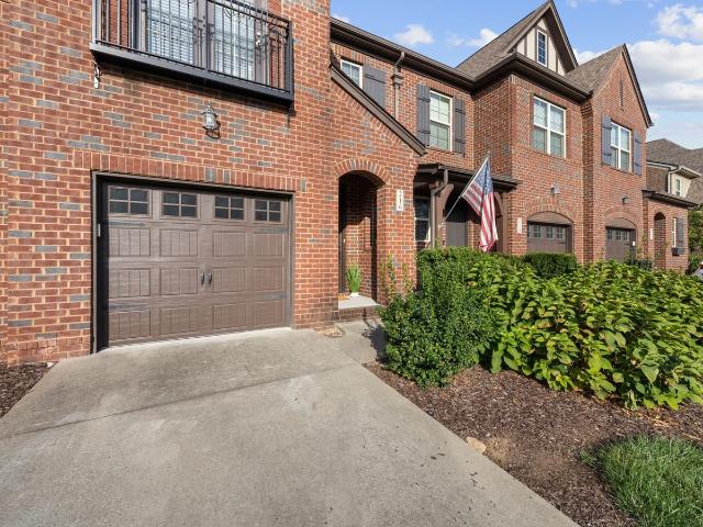 216 Bixby Private Ln