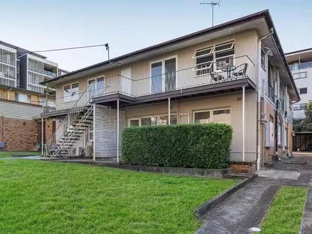 2/16 Isedale Street, Wooloowin, QLD 4030