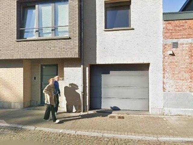 216 m2 apartment for rent in Zele