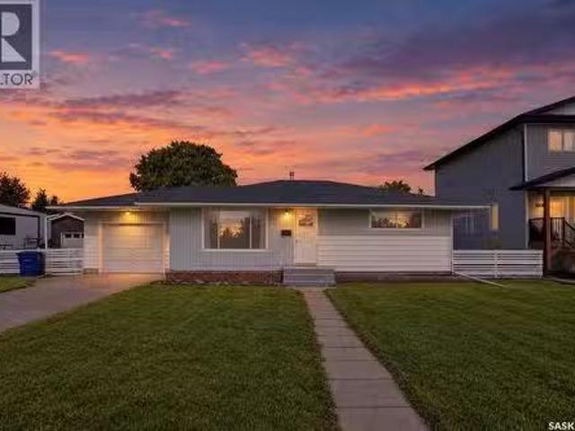 216 Main Street, Warman, SK, S0K 4S0 house for sale Listing.