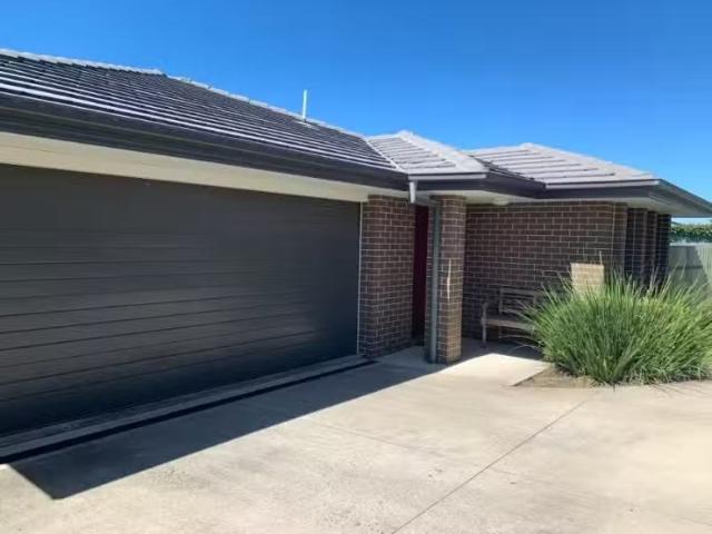 2/16 Mason Crescent, ARMIDALE House for rent Listed by Proper.