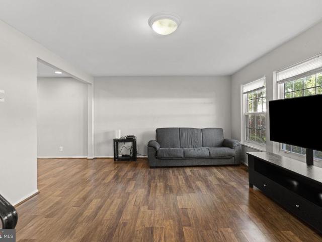 216 N Auburn Drive