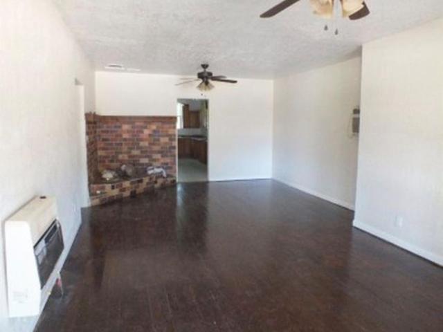 216 N Broadway Avenue