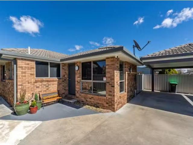 2/16 Naughten Avenue, Armidale Apartment for rent Listed by P.