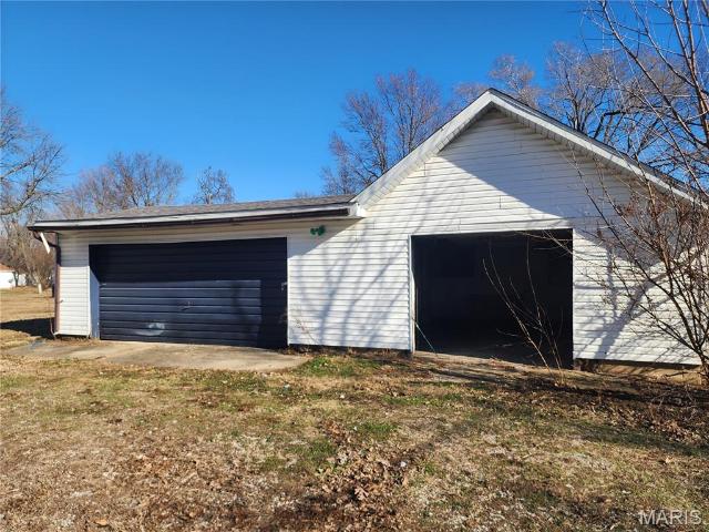 216 S Pine St, Stonington, IL 62567 | MLS #25080
