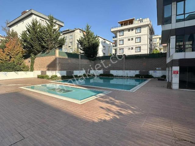 216 Sancaktepe Konutları'nda Kiralık 3+1 Eşyalı Daire