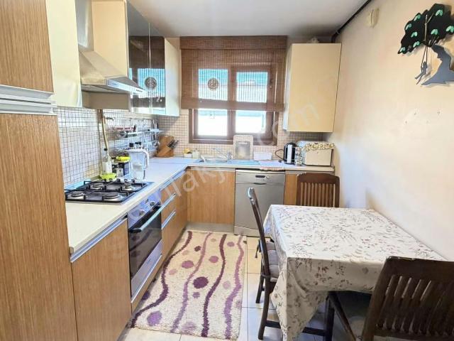 216 Sancaktepe Konutları'nda Kiralık 3+1 Eşyalı Daire