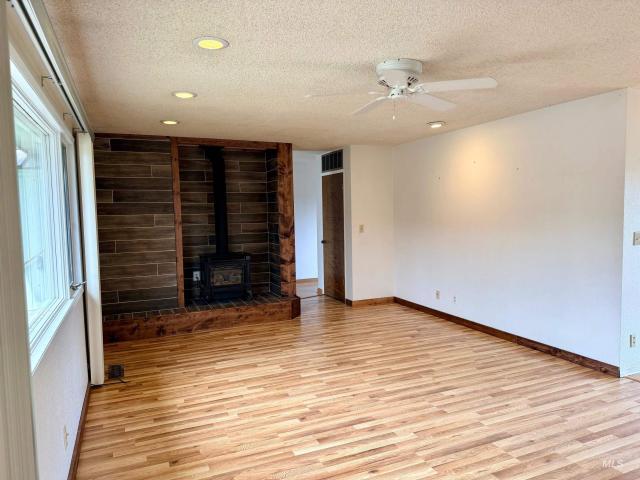 216 Shasta Cir