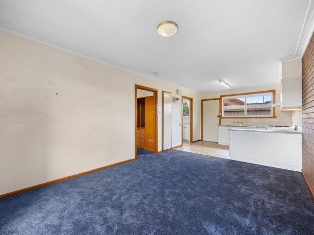 2/16 Symons St, Wendouree, VIC, 3355