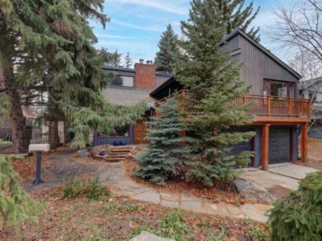 216 Pump Hill Gardens Sw, Calgary, AB, T2V 4M6 house for sale | Listing ID A2355 | Royal LePage