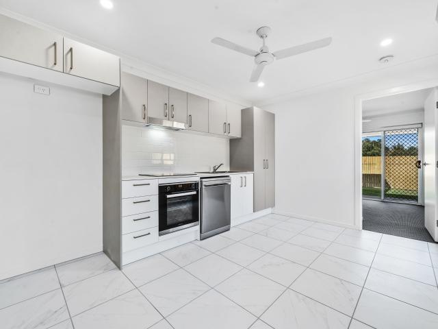 2/16 Royal Street Park Ridge, QLD 4125