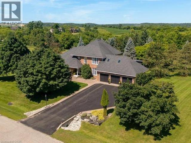 216 Red Maple Court, North Dumfries, ON, N1R 5S6 Luxury House for sale | Listing ID 40848 | Royal LePage Carriage Trade Luxury Properties
