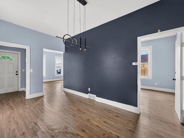 216 W Center St