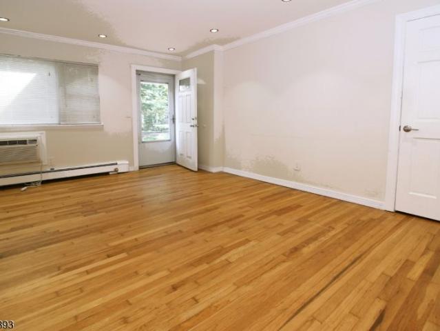 216 Washington Dr, Ramsey Boro, US, NJ