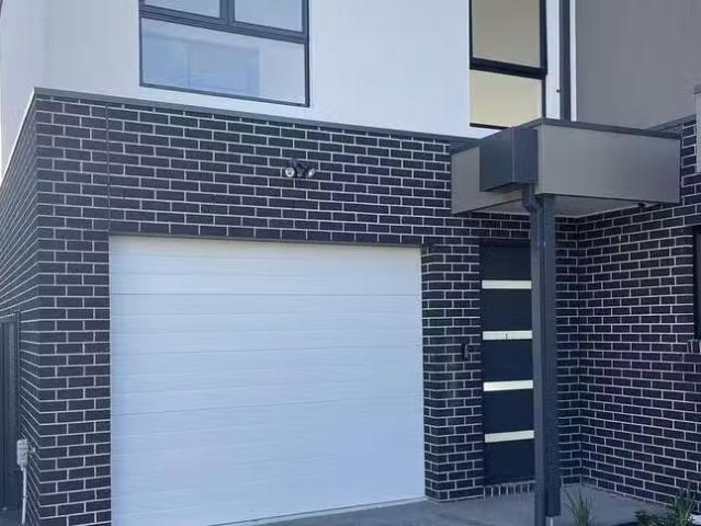 2/16 Wymlet Street, Fawkner, VIC 3060