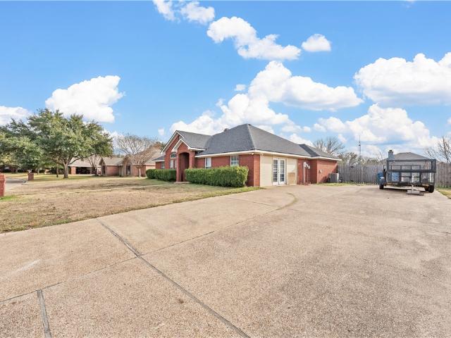 216 Toluca Trail, Hewitt, TX 76643 | MLS #227435