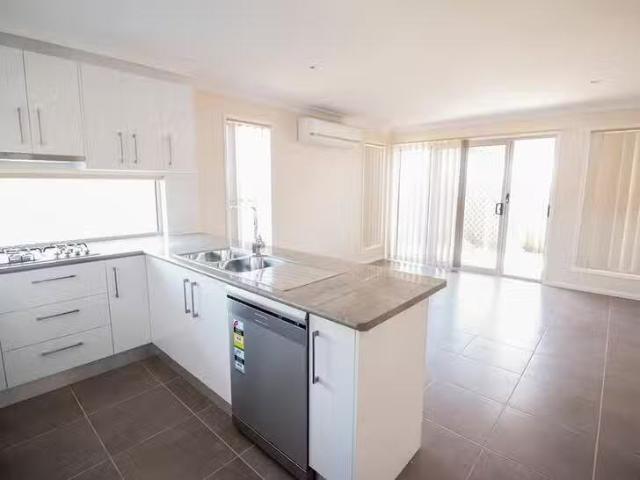 2/16 Taragon Street, Glenvale, QLD 4350