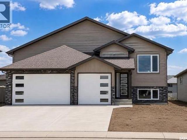 216 Veterans Drive, Warman, SK, S0K 4S4 house for sale | Listing ID SK047370 | Royal LePage