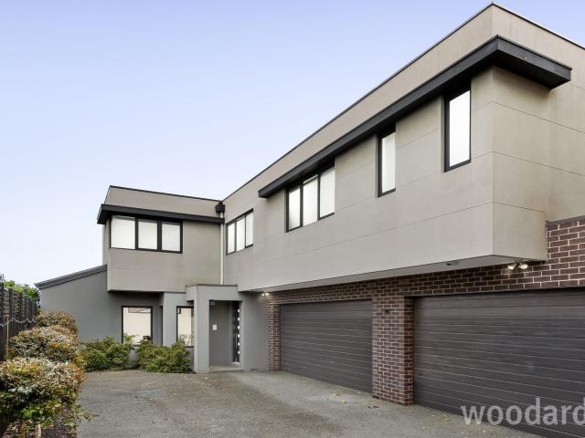 2/174 Dundas Street, Thornbury