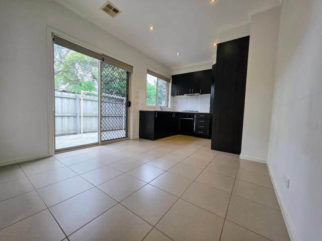 2/174 Widford Street, Broadmeadows