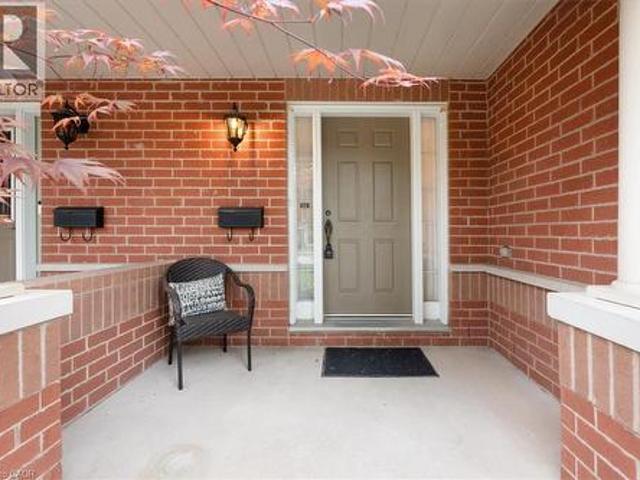 2175 Country Club Drive Unit# 2, Burlington, ON, L7M 4H9 townhouse for sale | Listing ID 40864 | Royal LePage