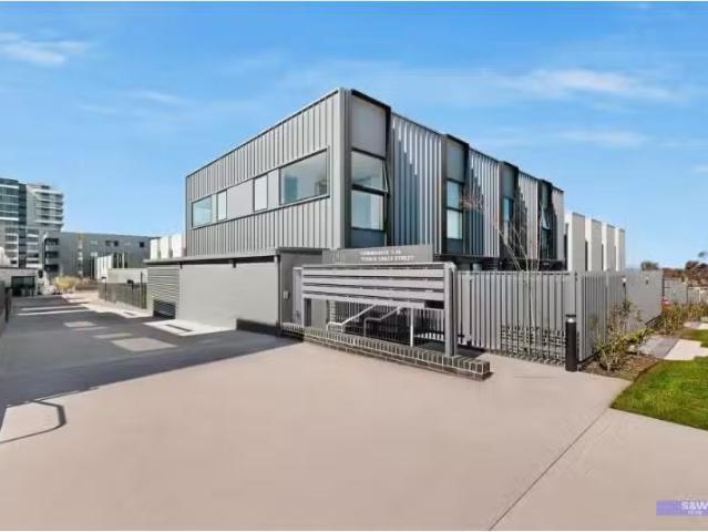 21/75 Kate Crace Street, GUNGAHLIN ACT 2912 Townhouse for rent.