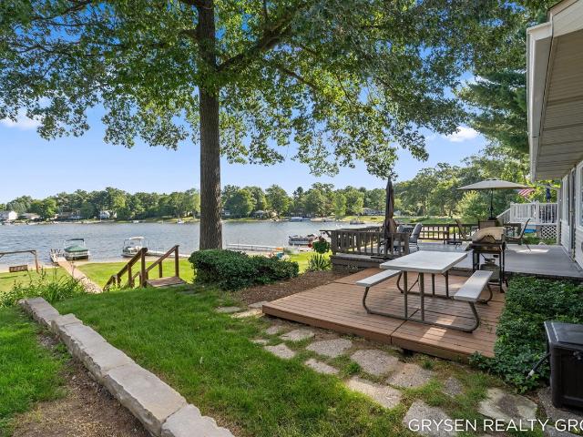 2176 W Lake Road