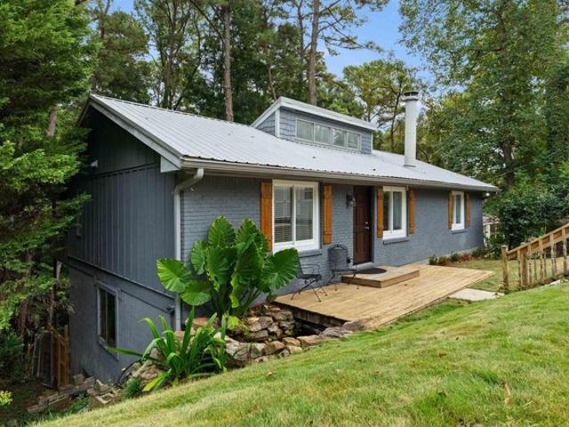 2177 Myrtlewood Dr, Hoover, AL 35216