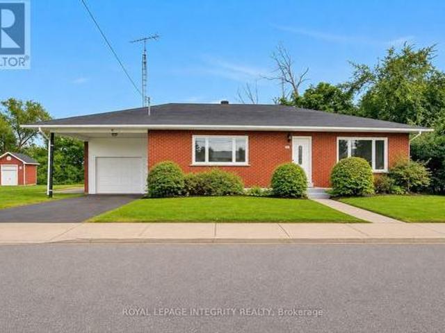 2170 Lajoie Street, Alfred And Plantagenet, ON, K0B 1J0 house for sale | Listing ID X13676 | Royal LePage