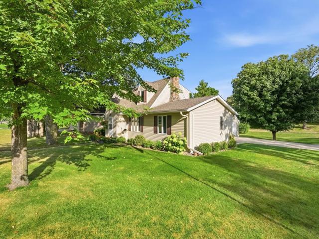217 2nd Avenue NE