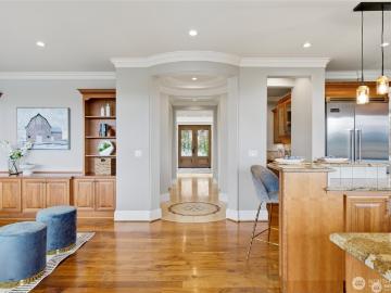 217 7th Avenue W