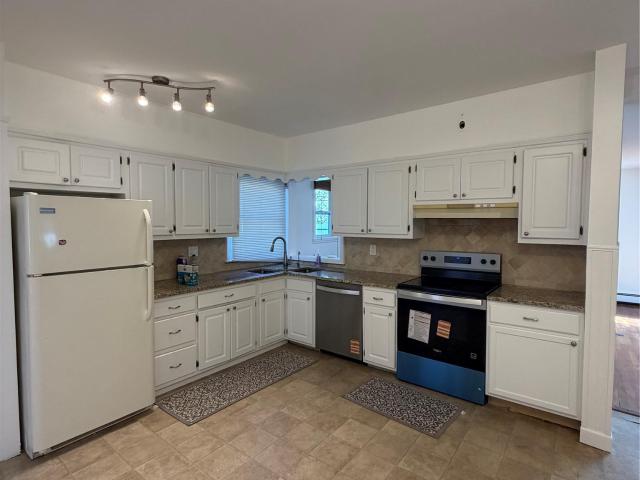 217 Greeley Ave, Sayville, NY 11782 | MLS #991919