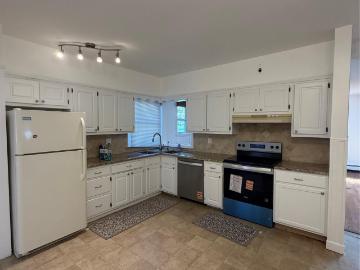 217 Greeley Ave, Sayville, NY 11782 | MLS #991919