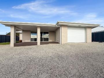 2/17 Griffin Place, SULPHUR CREEK, TAS 7316