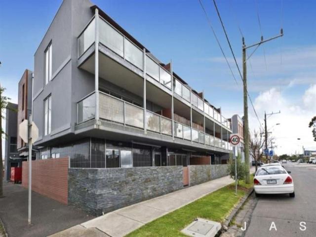 2/17 Essex Street, West Footscray | Jas Stephens