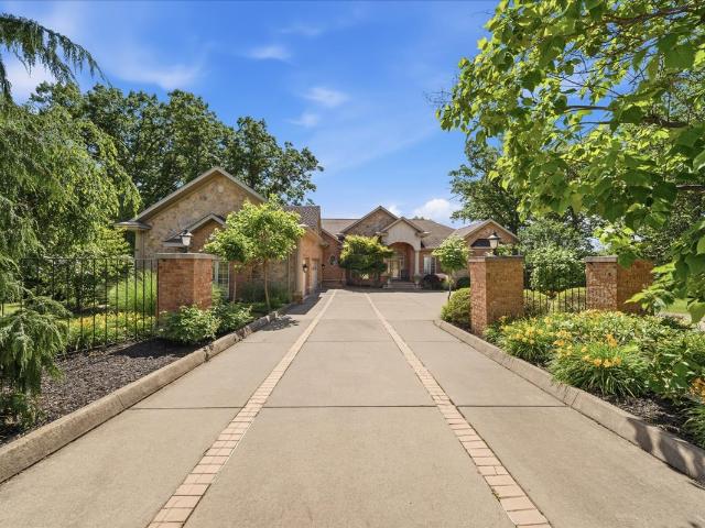 217 Fox Hollow