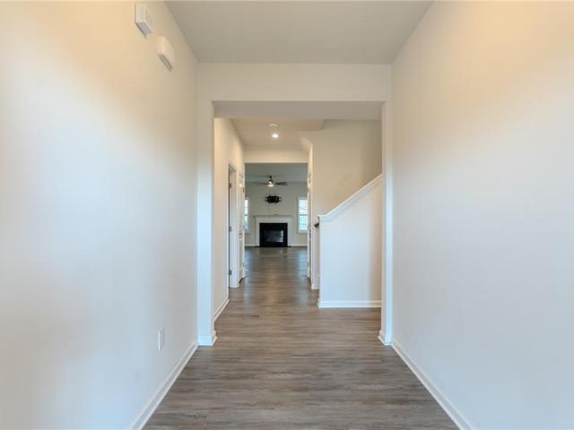 217 Farmington PL