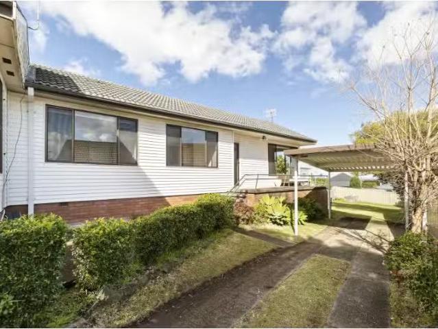 2/17 Kanundra Street, Belmont North Townhouse for rent Listed.