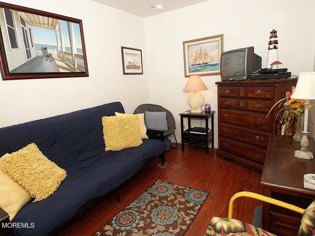 217 Hiering Avenue Unit 13