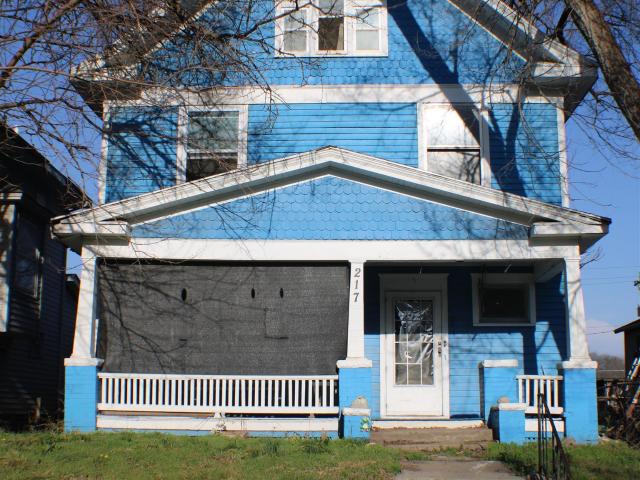 217 SW Tyler St, Topeka, KS 66603 | MLS #243635